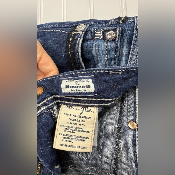 Miss Me women’s Easy Crop distressed dark wash bejeweled cropped jeans. Size 27 - Picture 7 of 10